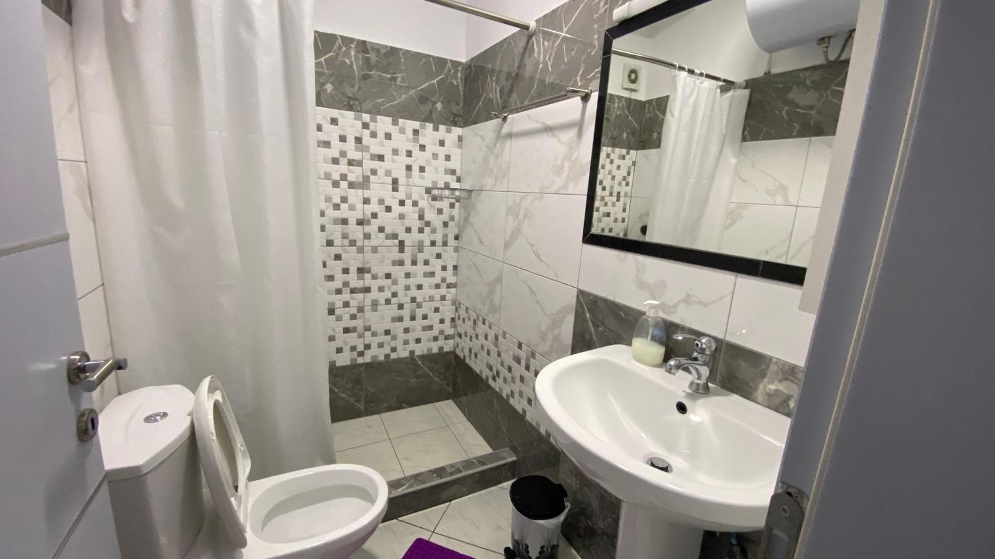Guest'S Apartament Pogradec Luaran gambar