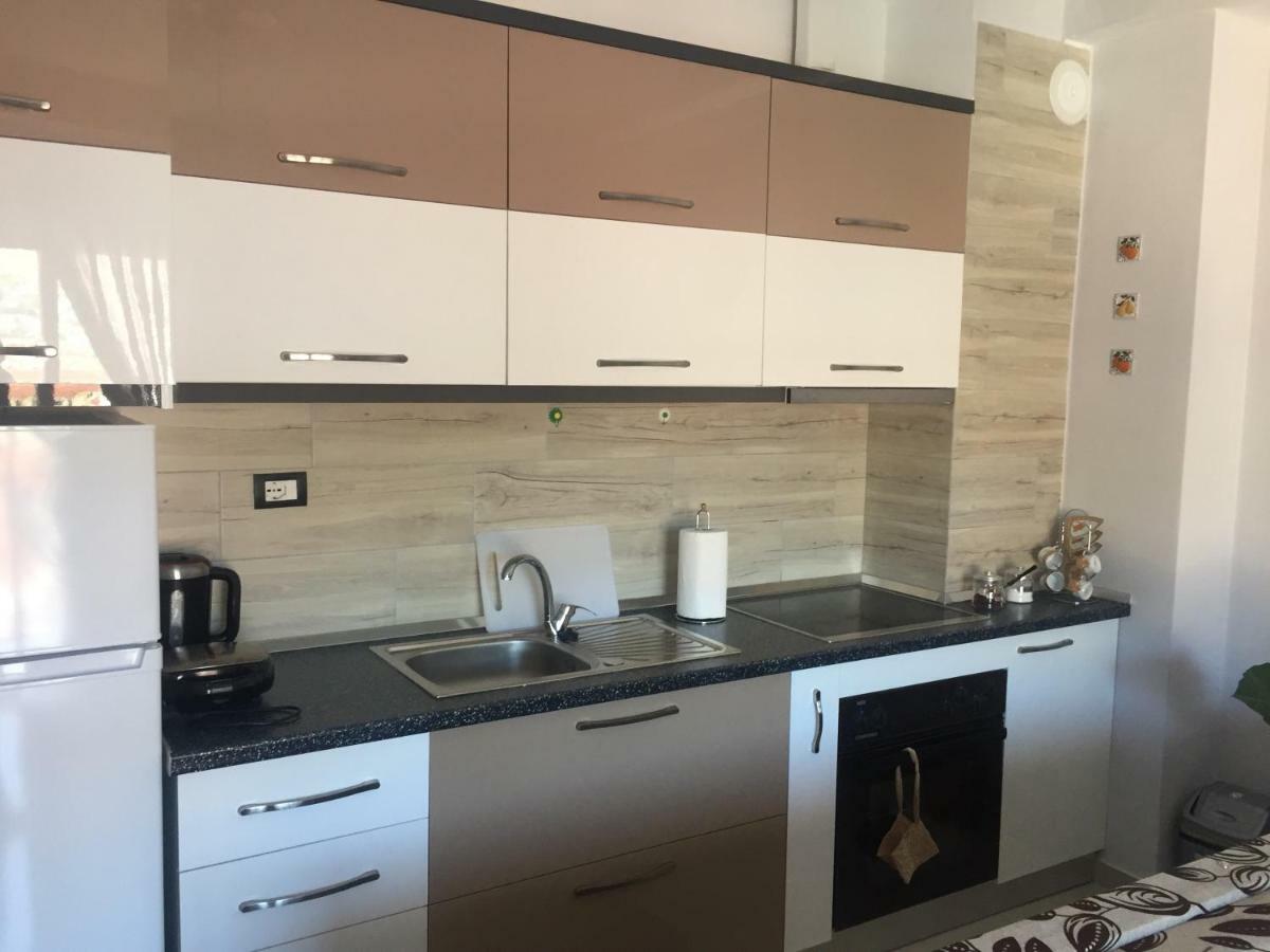 Guest'S Apartament Pogradec Luaran gambar