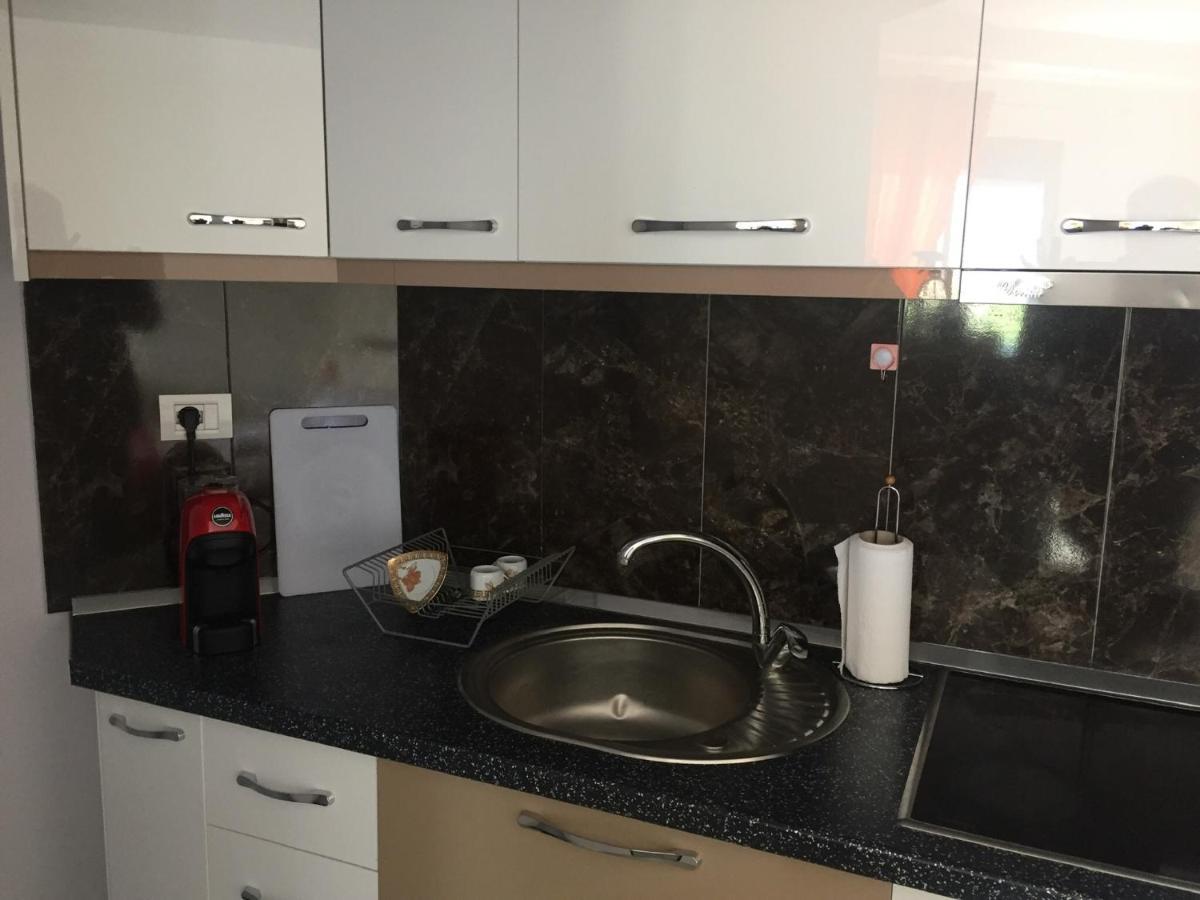 Guest'S Apartament Pogradec Luaran gambar